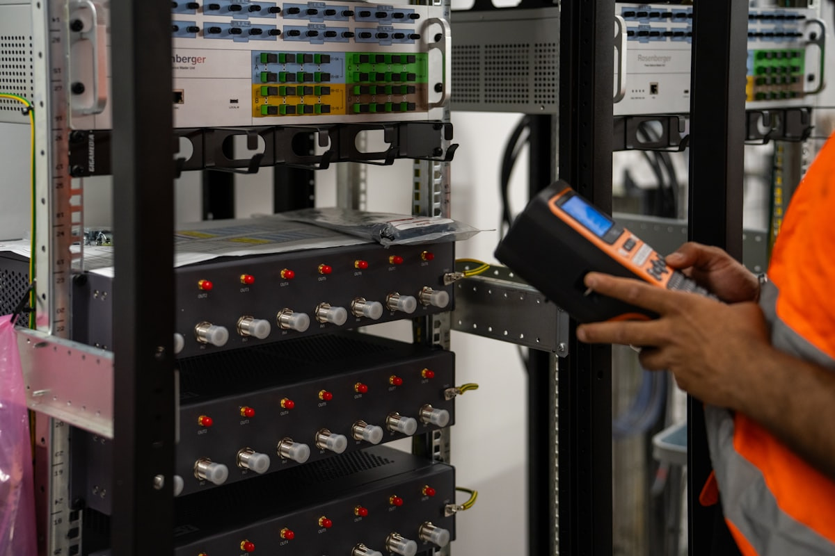 Edge Functions 2026: Why Serverless Is Moving to the Network's Edge - and How Conclave Turns Latency into Lightning-Fast Automation inline context visual